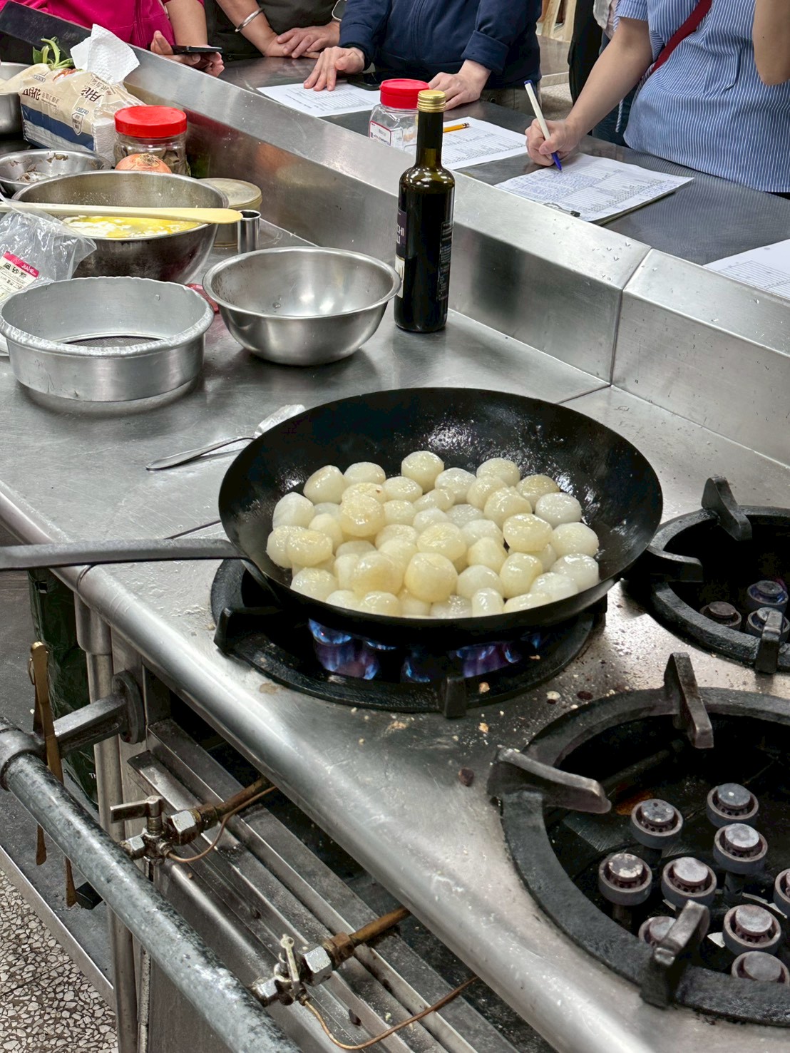 把白蘿蔔放下去炒