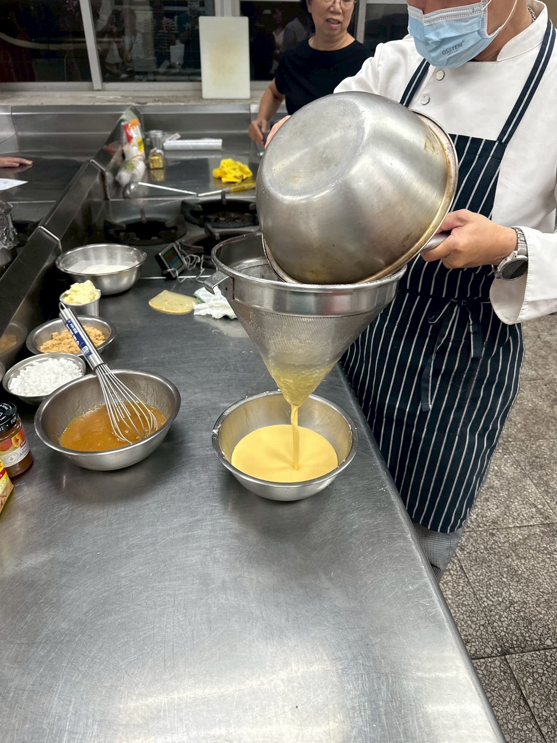 蛋奶餡需要過濾