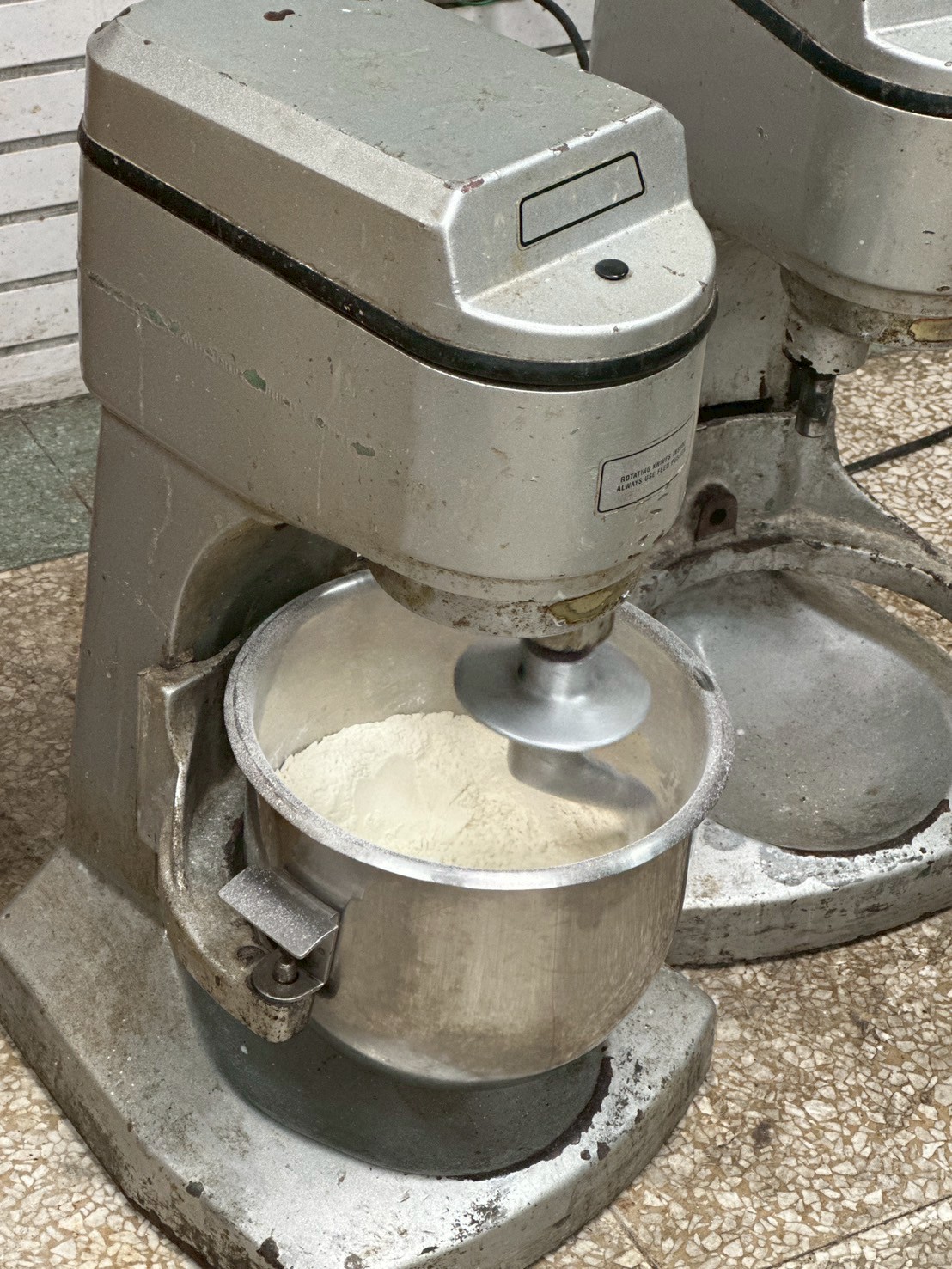 麵粉+鹽+室溫奶油攪拌