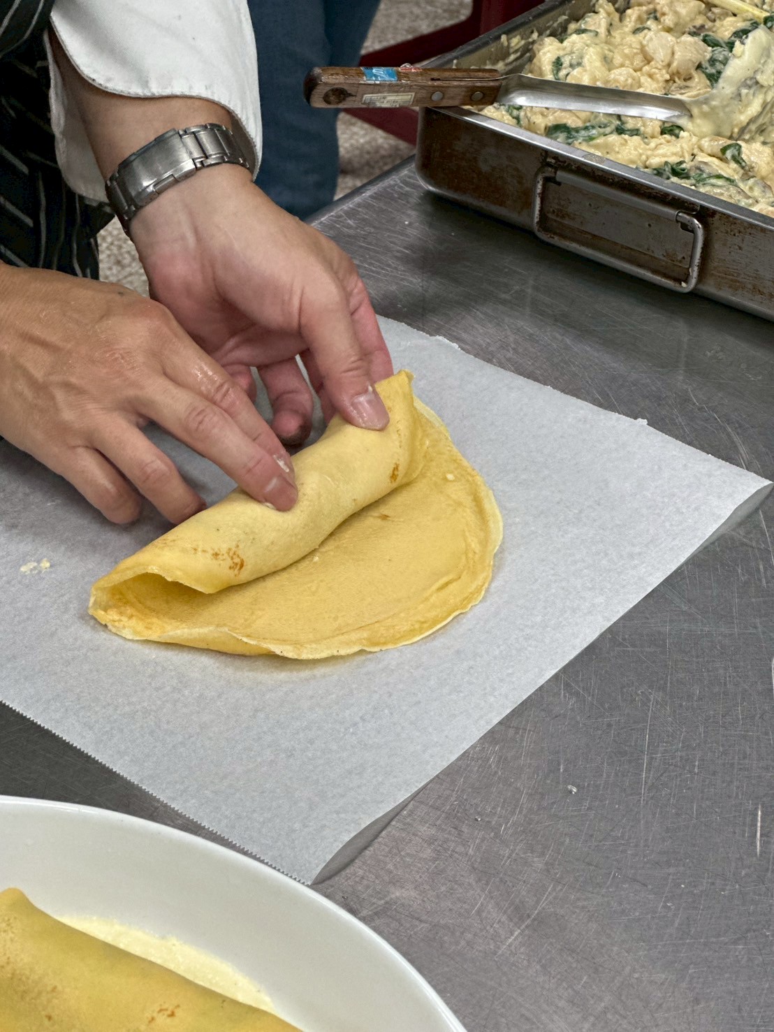 捲到一半再包兩邊捲薄餅步驟三