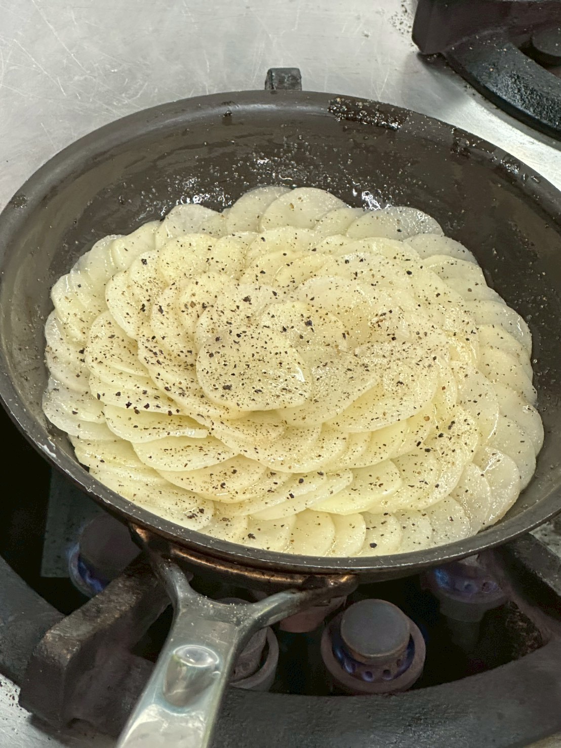 馬鈴薯撒上黑胡椒