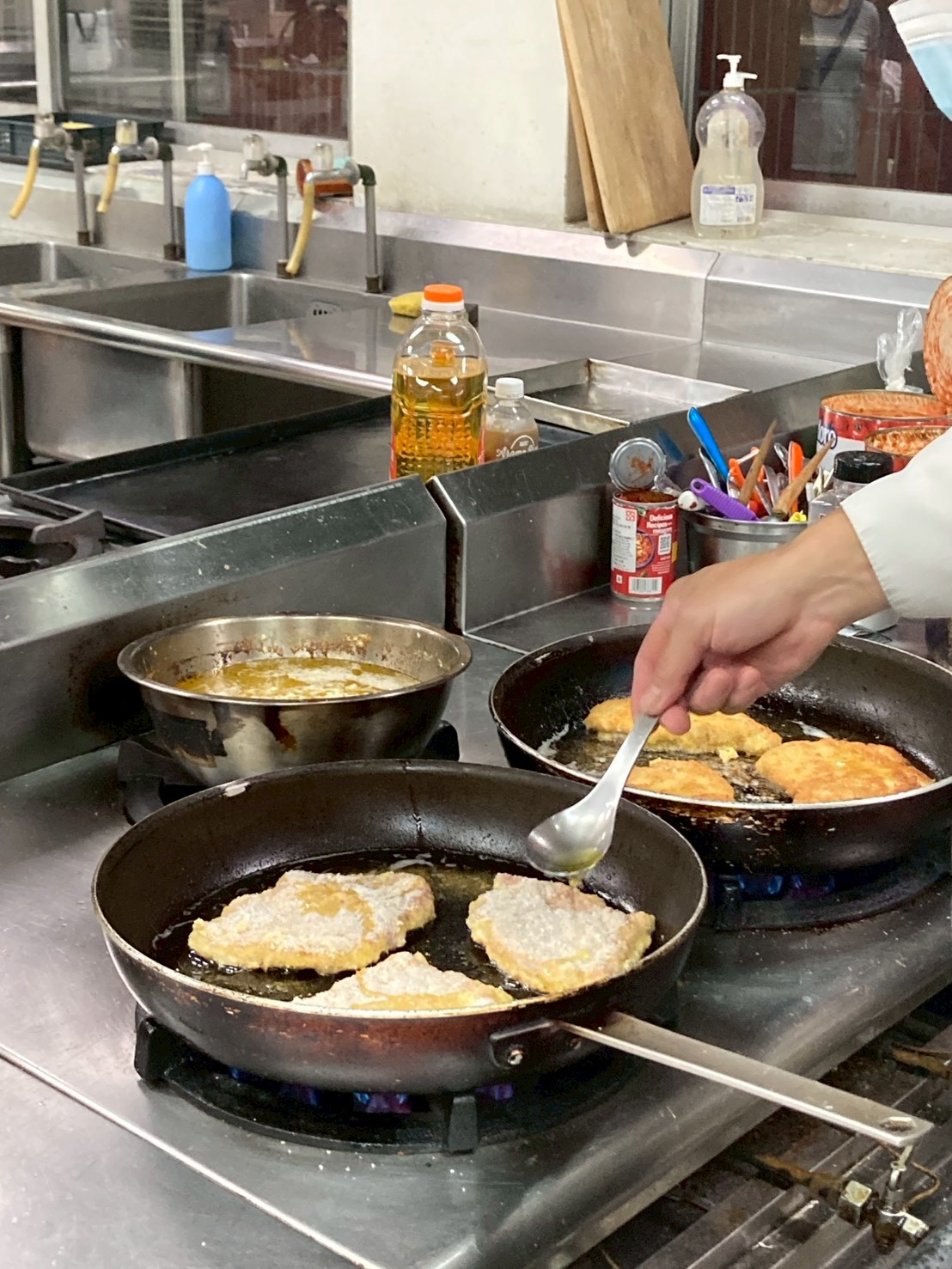 豬排煎好一面可以淋奶油