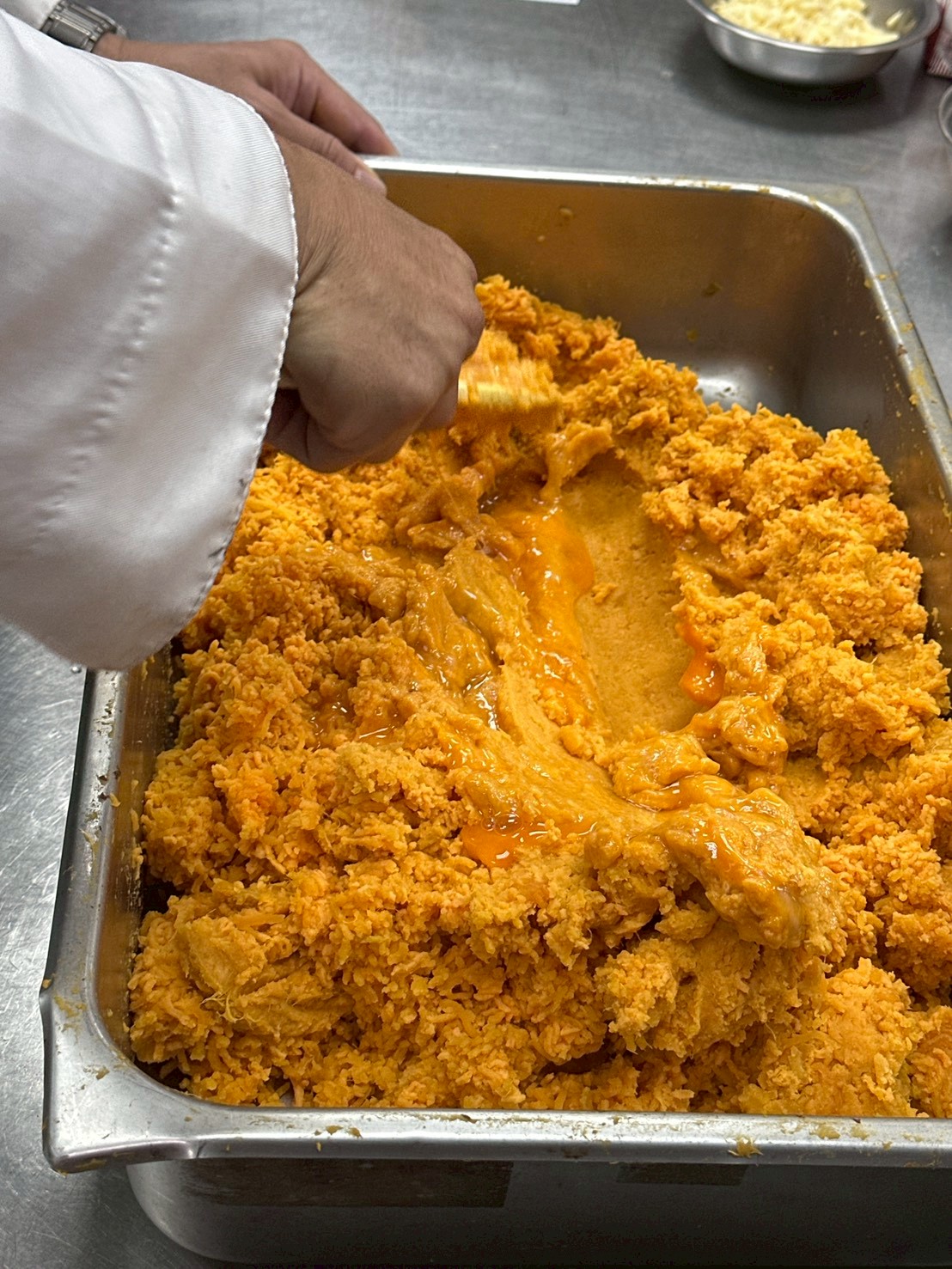 要放點鹽和雞蛋增加黏性