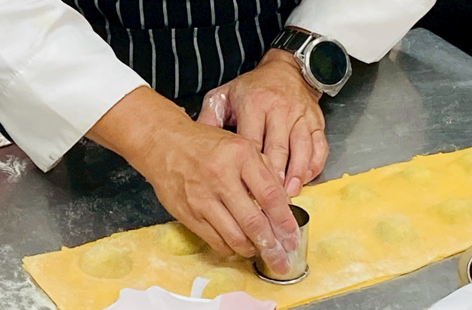 壓緊避免餡料跑出來