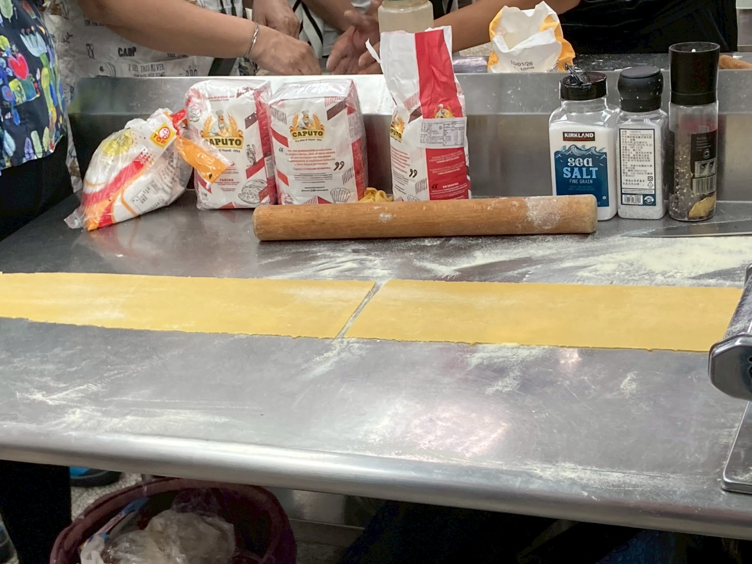 麵團壓成薄皮15