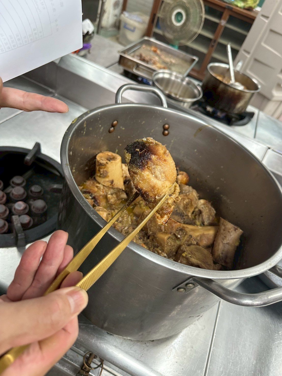 烤過的牛骨250度一小時的樣子